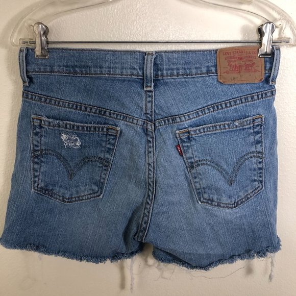 LEVI'S NOUVEAU 515 Distressed Jean Shorts Size 6 - Picture 5 of 11